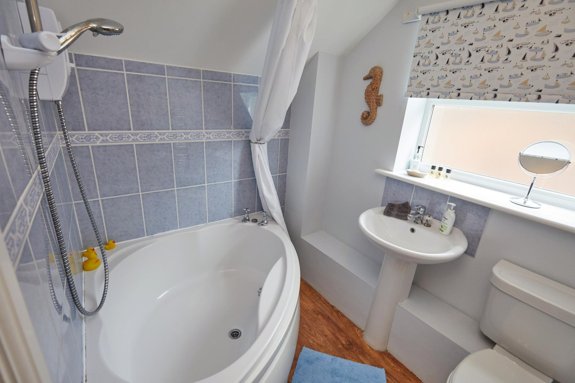 Naam Place bathroom
